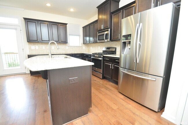 Building Photo - 5405 Cambridgeshire Loop