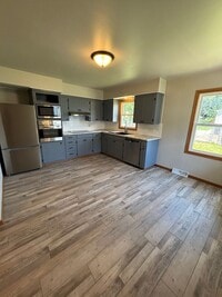 Building Photo - Fully Remodeled 3 Bed/1 Bath Home with Fenced Yard and 2-Car Garage!