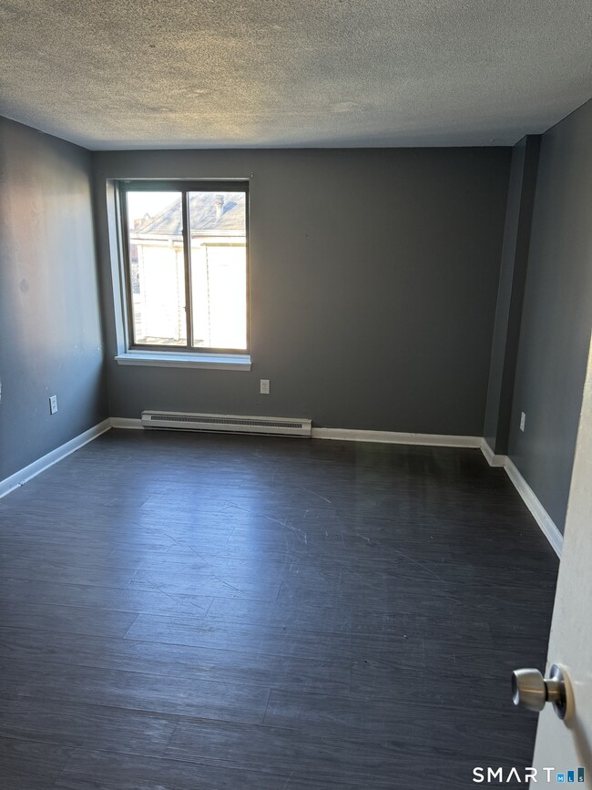 Building Photo - 356 Franklin Ave