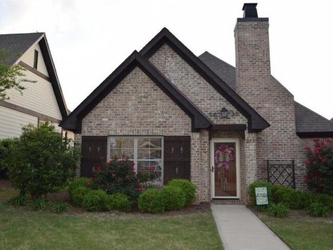 Primary Photo - 983 Starr Ct