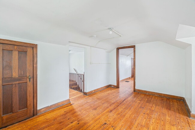 Building Photo - 1609 Dunbar St