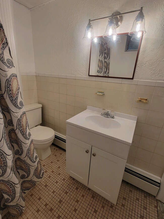 Building Photo - 82 Hettys Path