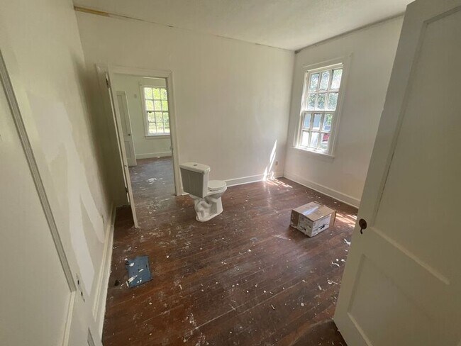 Building Photo - 354 Fredrica Ave
