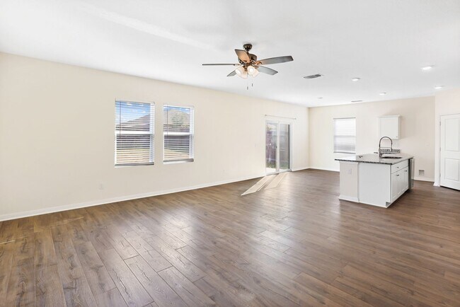 Building Photo - 5 Bed 3 Bath Home at Trails at Culebra sub...