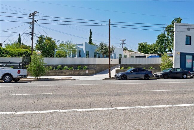 Building Photo - 3379 N Eagle Rock Blvd