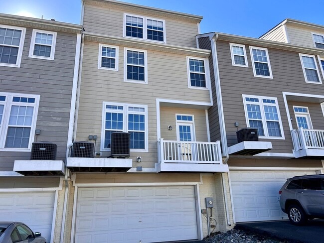 Building Photo - 357 Rolkin Rd