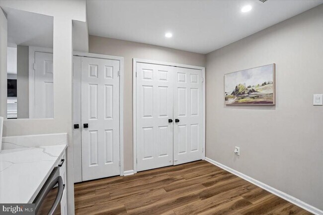 Building Photo - 5715 Balsam Grove Ct