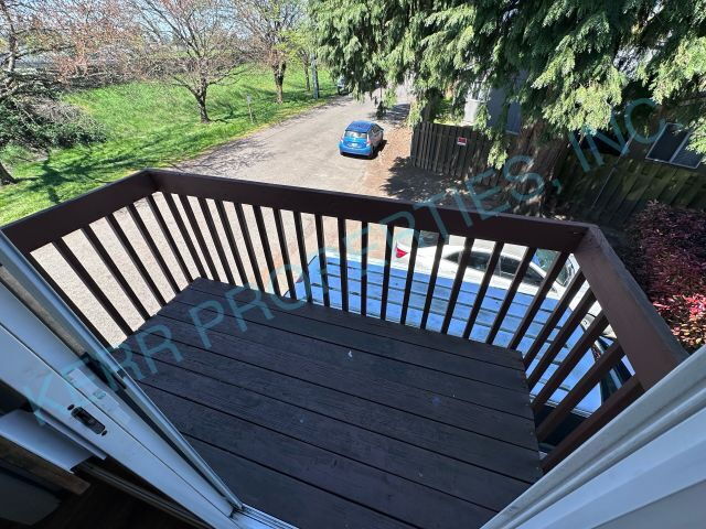 Building Photo - Charming 2-Bedroom Multiplex in Portland with Cozy 862 Sq Ft Layout - Perfect for Urban Living!