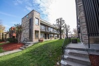 Building Photo - 5019 W Jackson Blvd