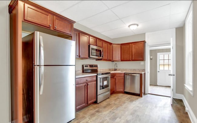 Building Photo - Spacious 4 Bedroom, 1 Bath Home in York, Pa!