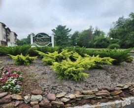 Building Photo - 43 Sam Bonnell Dr