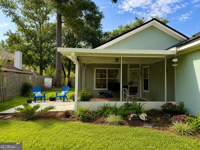 Building Photo - 102 Summer Dr