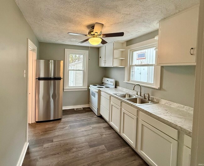 Building Photo - 1155 Hartzell St