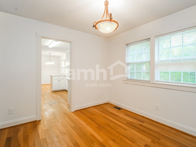 Building Photo - 332 Mendenhall Dr