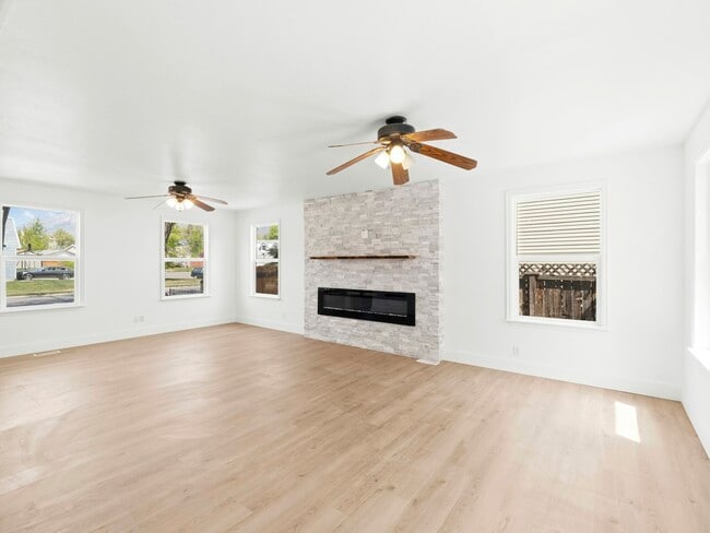 Building Photo - 1630 Ridgemark Dr