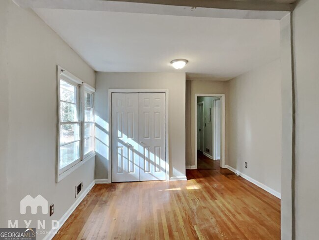 Building Photo - 3660 Hill Acres Rd SW