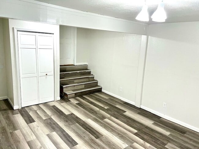 Building Photo - Midtown 3 Bed Apt. w/ 2 Car Garage