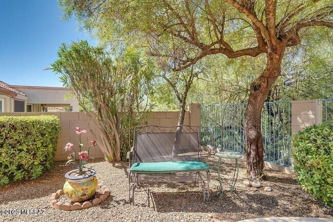 Building Photo - 10769 N Eagle Eye Pl