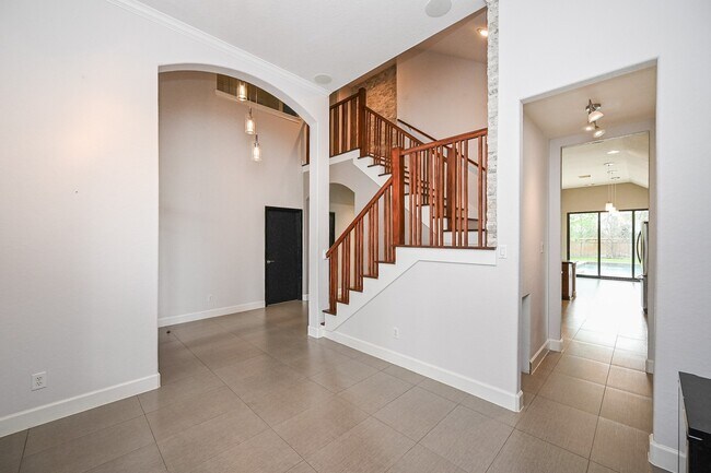 Building Photo - 146 Rocky Point Dr