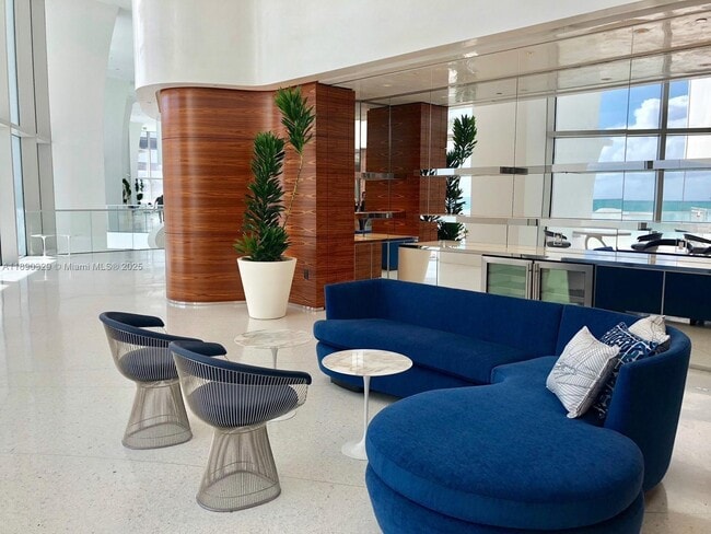 Building Photo - 16901 Collins Ave