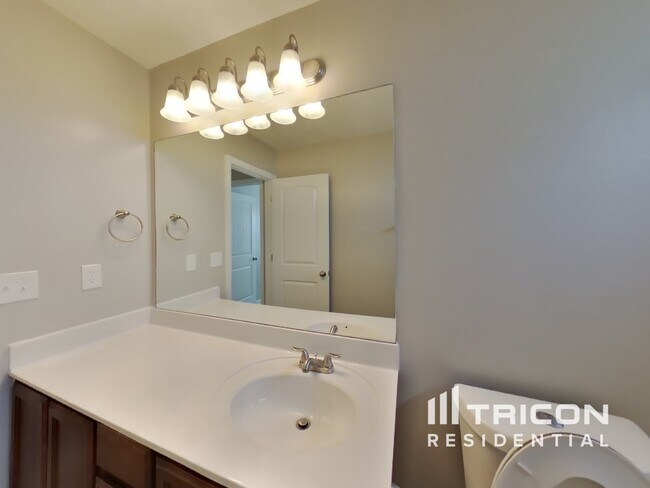 Building Photo - 1109 Shallowbrook Trail S