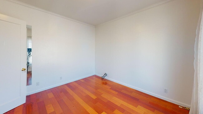 Building Photo - Charming Outer Sunset Single Family Home w...