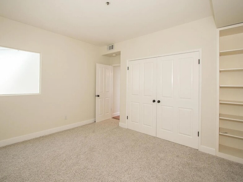 Building Photo - 233 Homer Ave