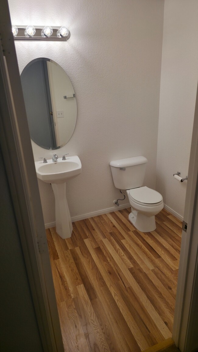 Building Photo - 316 Jackrabbit Dr