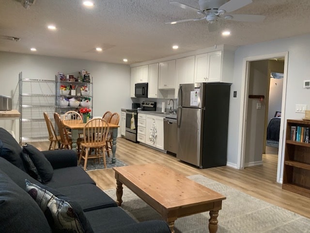 Building Photo - 141 E 700 N