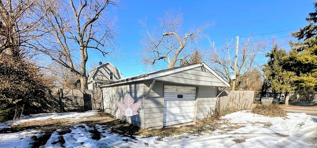 Building Photo - Cozy Cottage of Historic Irvington