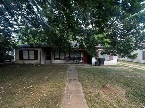 Building Photo - 1346 Shamrock St