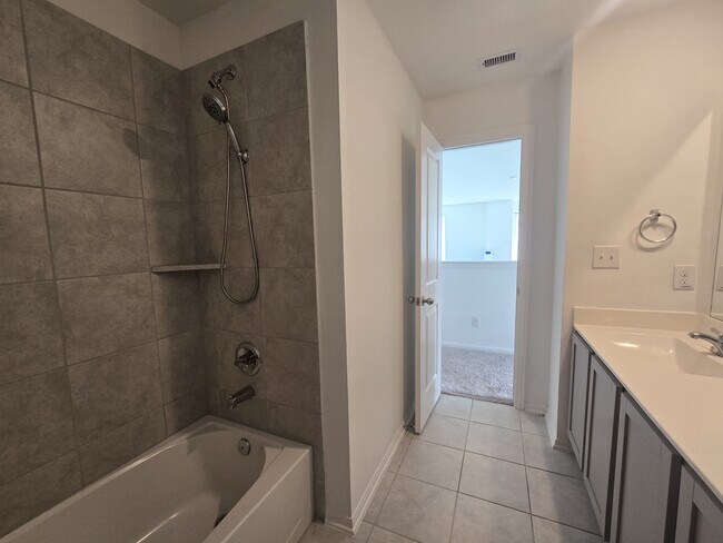 Building Photo - 7318 Parkview Dr