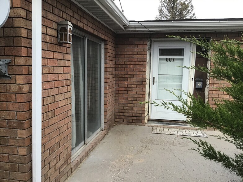 Front patio - 607 S 5th St