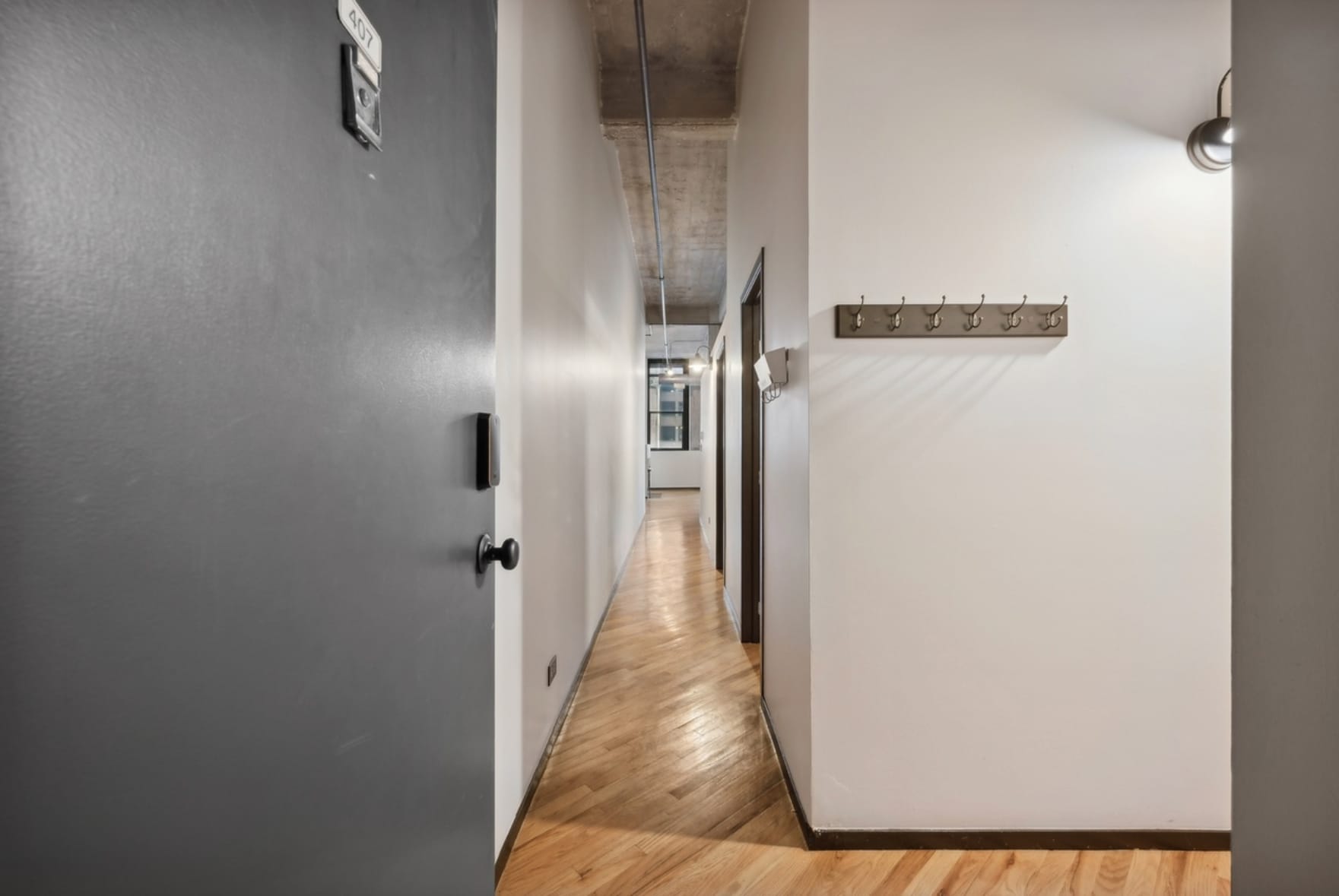 Building Photo - 843 W Adams St