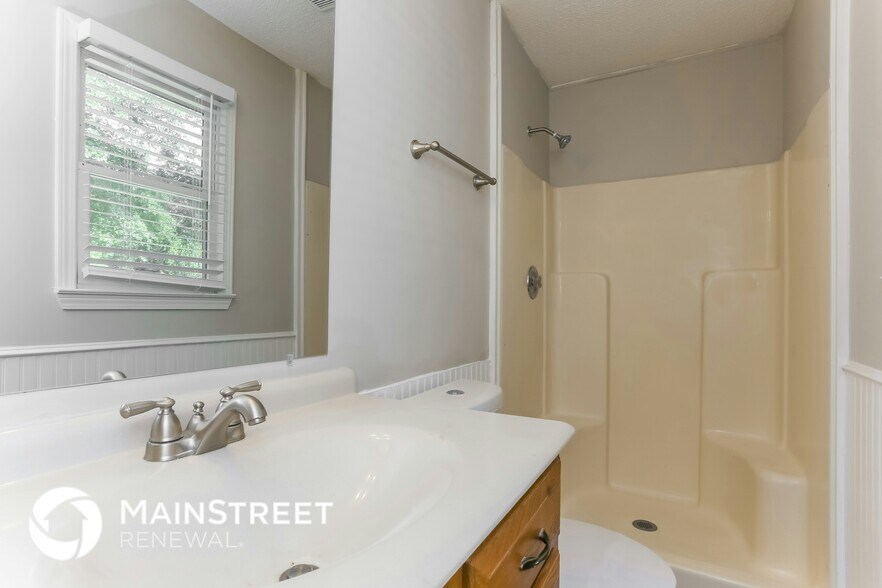 Building Photo - 43 1st Ave E