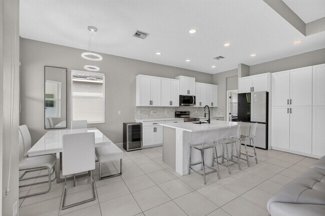 Building Photo - 16293 Melogold Dr