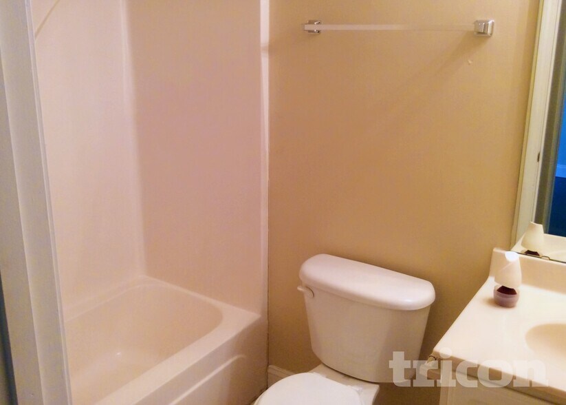 Building Photo - 621 Hoskins Ridge Ln