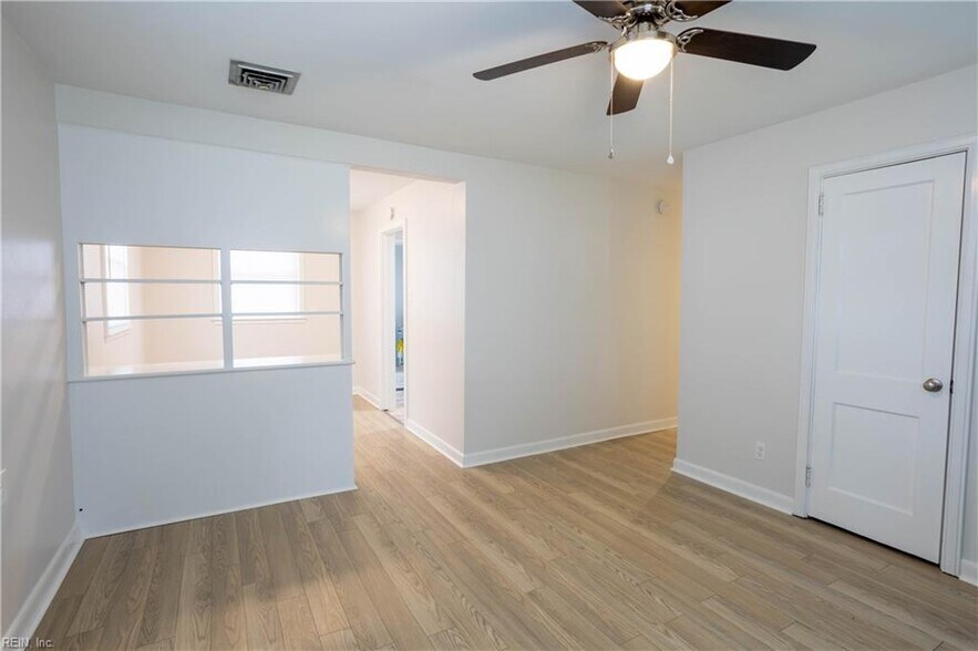 Building Photo - 504 Beacon Rd