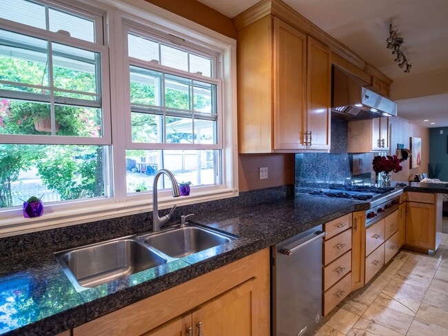 Building Photo - Coming soon! Large historic farmhouse- 5 b...