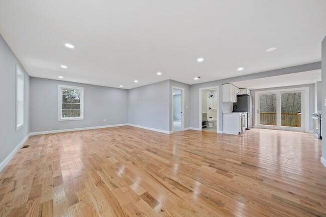 Building Photo - 13 Broadway