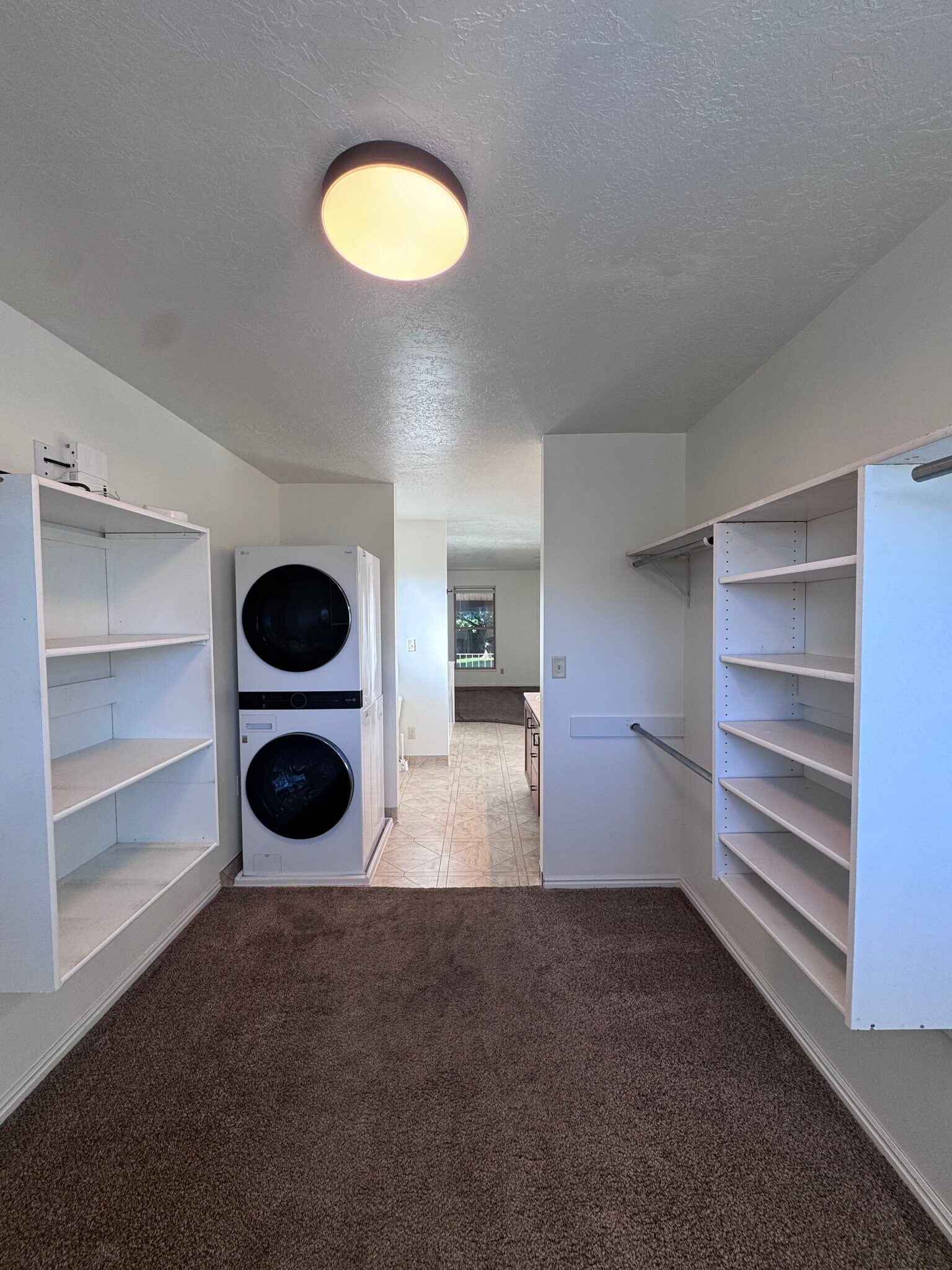 Building Photo - 580 N Allanwood Pl