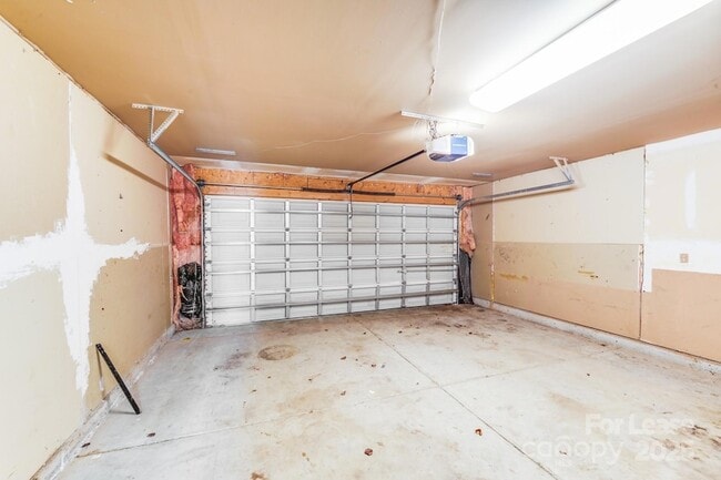 Building Photo - 6320 Alder Ct