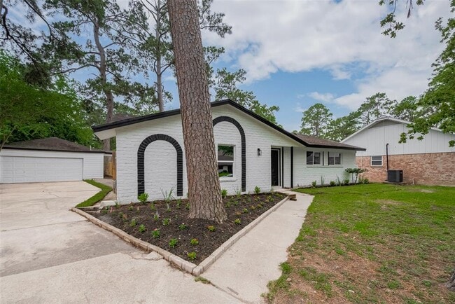 Building Photo - 25411 Friar Lake Ln
