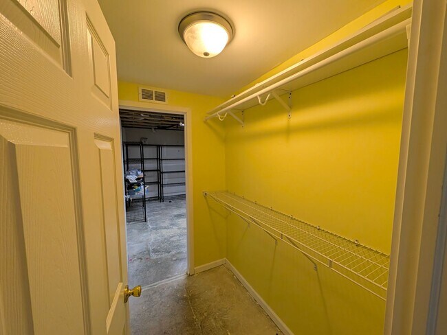 Building Photo - 13908 Rahn Blvd