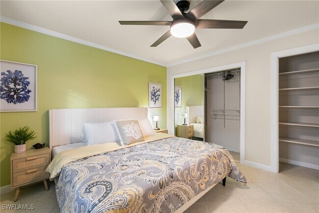 Building Photo - 3830 SE 12th Ave