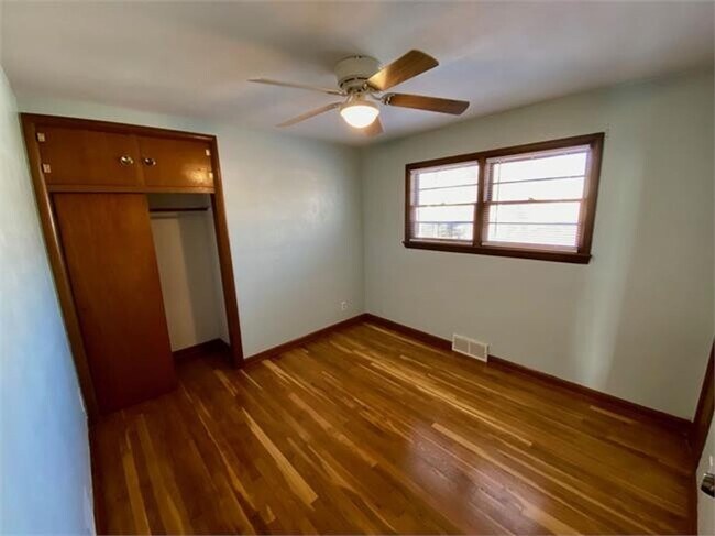 Building Photo - Charming 2 bedroom / 1 bath duplex in the heart of Lafayette