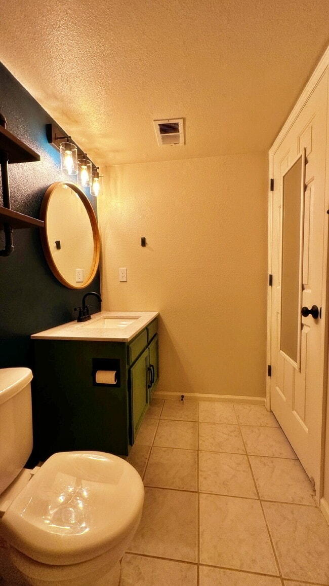 Building Photo - Quiet End Unit 3 Bed 2 Bath Townhome in Cherry Creek Schools Close to Cherry Creek Reservoir!! 2 ...