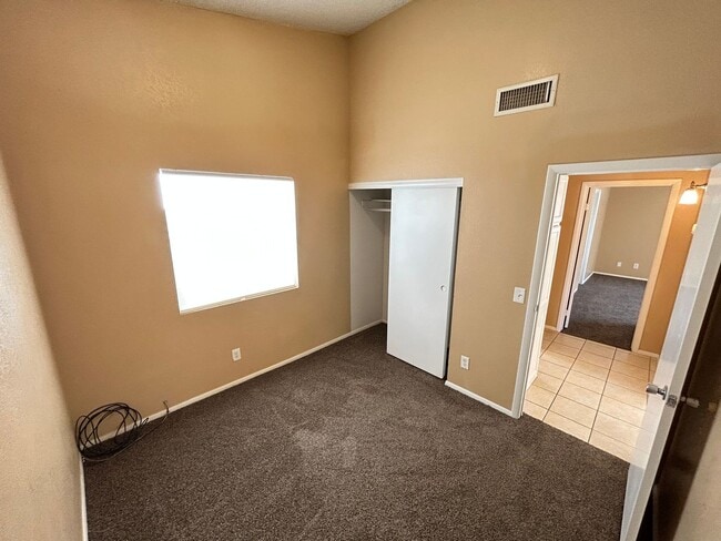Building Photo - Beautiful single story- 3Bed/2Bath home lo...
