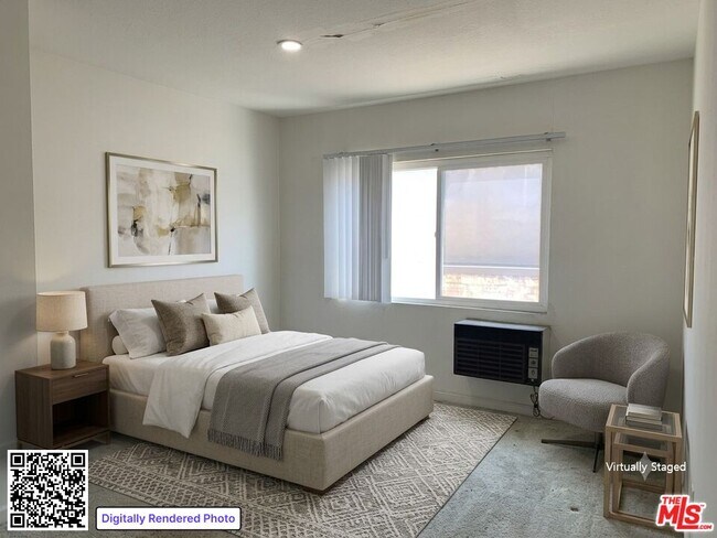 Building Photo - 545 S Manhattan Pl
