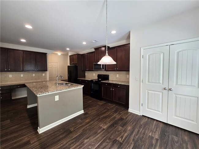 Building Photo - 1043 Blind Brook Cir